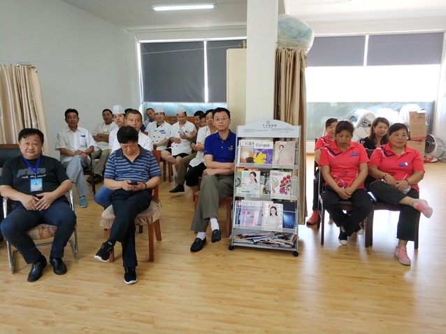 运动员生活服务中心学习传达会议精神 运动员生活服务中心学习传达会议精神